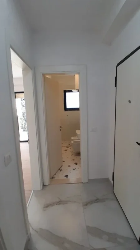 Tirane, jepet me qera apartament 1+1+Ballkon Kati 3, 69 m² 400 € (Shkolla Baletit prane BKT)