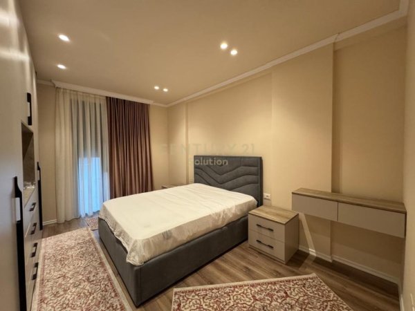 Tirane, jepet me qera apartament 1+1 Kati 1, 65 m² 1.000 € (Liqeni i thate)