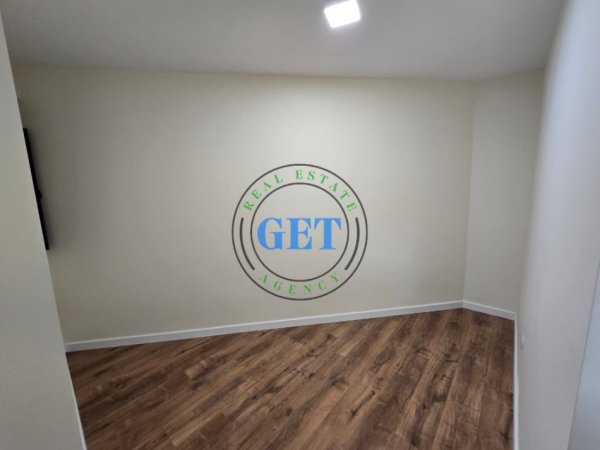 Durres, shitet apartament 2+1 Kati 1, 95 m² 88.000 € (Tek Parku Vala, Durres.)