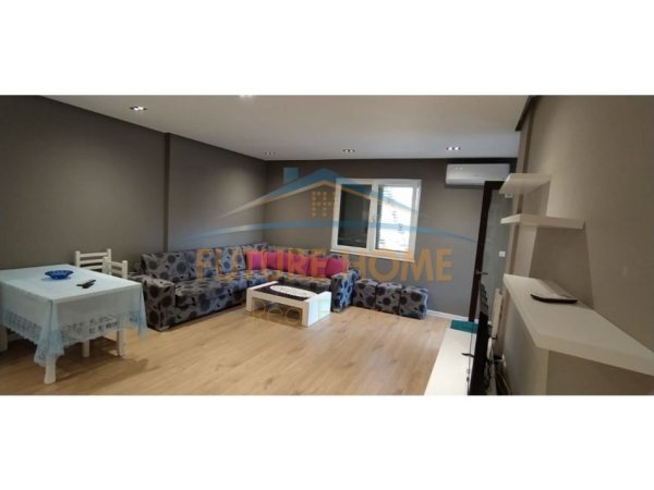 Durres, jepet me qera apartament 1+1 Kati 3, 450 € 