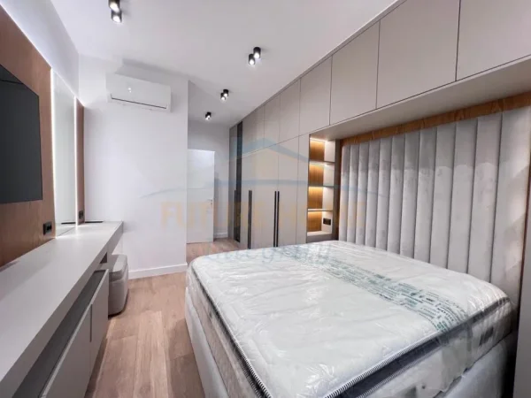 Tirane, jepet me qera apartament 2+1+Ballkon Kati 1, 87 m² 1.000 € (Porcelan, Rezidenca Erli)