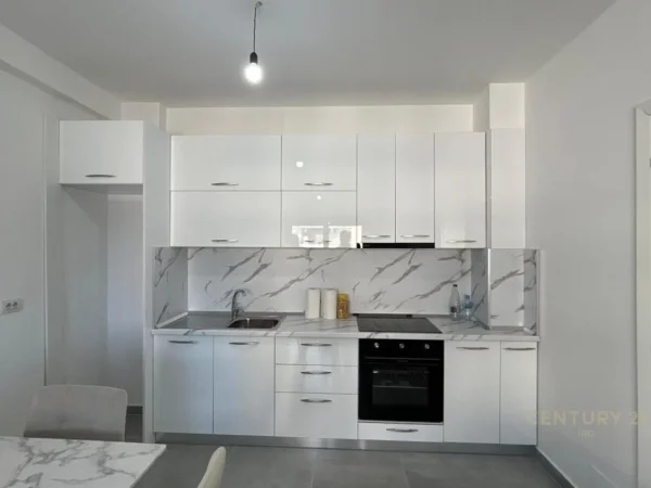 Tirane, jepet me qera apartament 1+1 Kati 4, 70 m² 450 € 