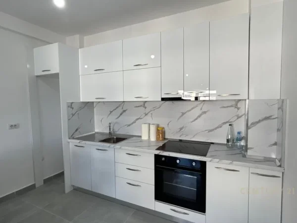 Tirane, jepet me qera apartament 1+1 Kati 4, 70 m² 450 € 