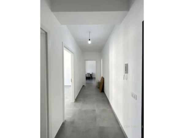 Tirane, jepet me qera apartament 1+1 Kati 4, 70 m² 450 € 