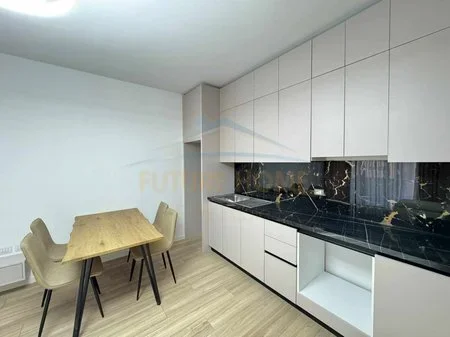 Tirane, shitet apartament 1+1 Kati 5, 109.000 m² 109.000 € (Unaza e Re)