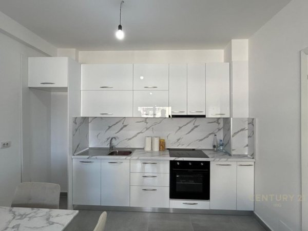Tirane, jepet me qera apartament 1+1 Kati 4, 70 m² 450 € (VILA-L ASTIR)