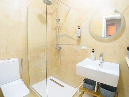 Tirane, shitet apartament 2+1 Kati 3, 90 m² 250.000 € (Rruga e Barrikadave)