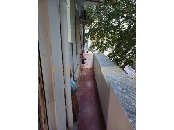 Tirane, jepet me qera apartament 2+1 Kati 2, 70 m² 650 € 