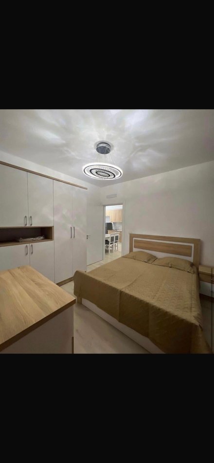 Tirane, jepet me qera apartament 1+1 Kati 5, 450 € 