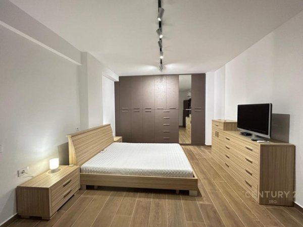 Tirane, jepet me qera apartament 1+1 Kati 9, 87 m² 550 € (OASIS RESIDENCE, Unaza e Re)