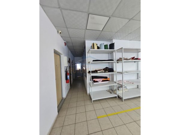 Durres, jepet me qera Ambjent Biznesi per Rrobaqepsi, Kati 1, 1.200 m² 5.000 €