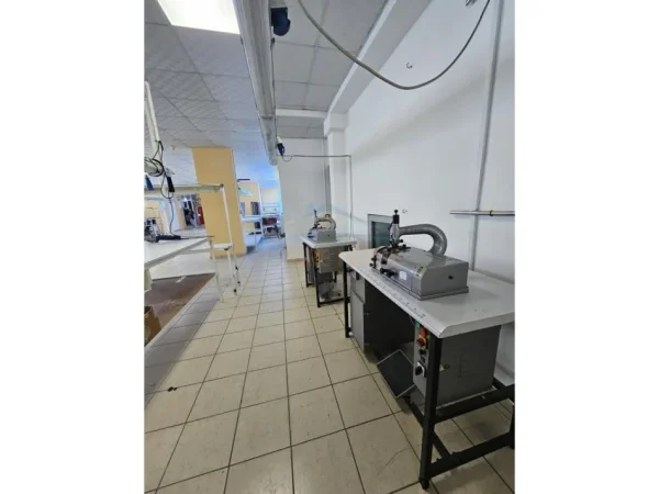 Durres, jepet me qera Ambjent Biznesi per Rrobaqepsi, Kati 1, 1.200 m² 5.000 €