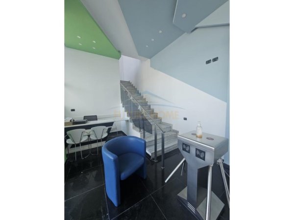 Durres, jepet me qera Ambjent Biznesi per Rrobaqepsi, Kati 1, 1.200 m² 5.000 €