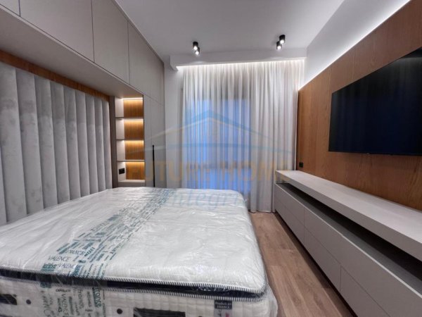 Tirane, jepet me qera apartament 2+1 Kati 1, 87 m² 1.000 € (REZIDENCA ERLI)