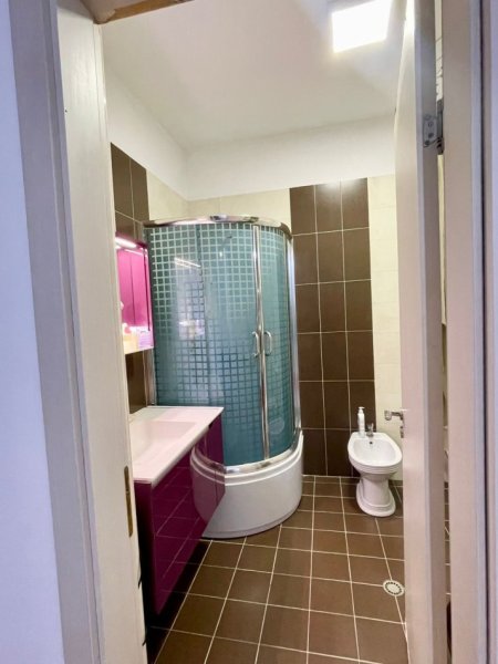 Jepet Ap 2+1 Modern me Qera afer Trenit ,  700 €uro