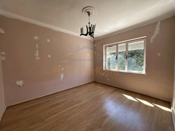 Tirane, jepet me qera apartament 2+1 Kati 2, 72 m² 700 € (MYSLYM SHYR)