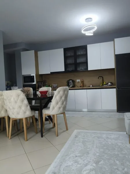Tirane, shitet apartament 1+1+Ballkon Kati 5, 74 m² 105.000 € (Fresk, Furre Buke Europa)