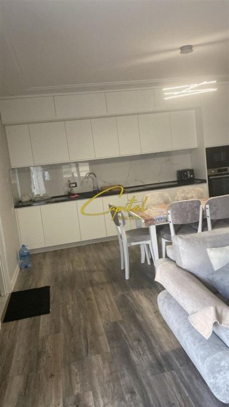 Tirane, jepet me qera apartament 2+1 Kati 2, 86 m² 800 € (PORCELAN)