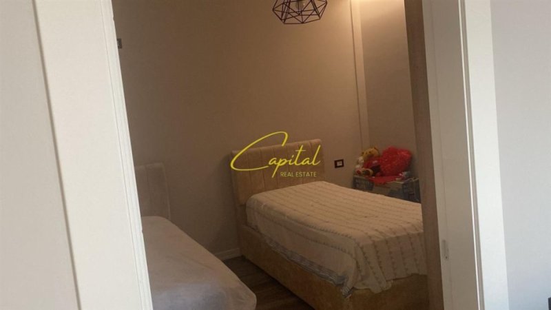 Tirane, jepet me qera apartament 2+1 Kati 2, 86 m² 800 € (PORCELAN)