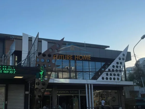 Tirane, jepet me qera ambjent biznesi Kati 2, 360 m² 5.000 € (SAUK)