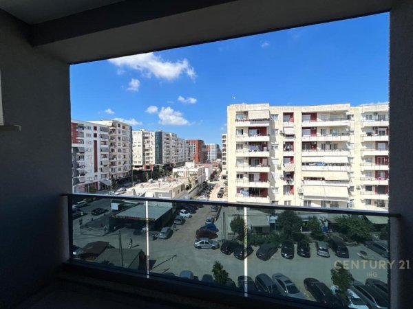 Tirane, jap me qera apartament 1+1 Kati 4, 70 m² 450 € (Vila - L)