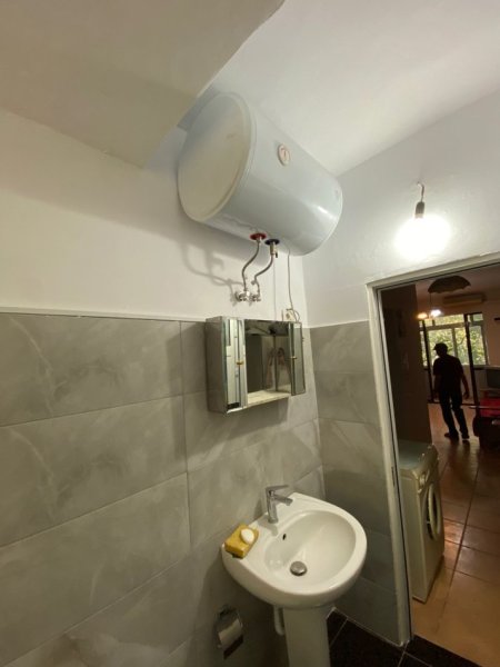 Jepet me Qera Apartamenti 2+1 ne Vasil Shanto ,Kati 2, 90 m² 520 €URO