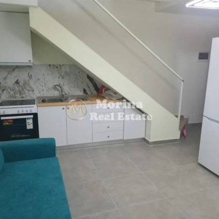 Tirane, jepet me qera apartament duplex Dublex , 70 m² 400 € (Selite)