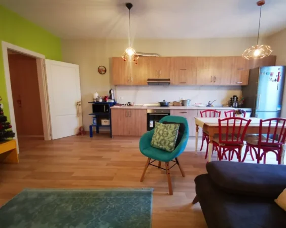 Tirane, jepet me qera apartament 2+1+Ballkon , 116 m² 1.000 € (Delijorgji)