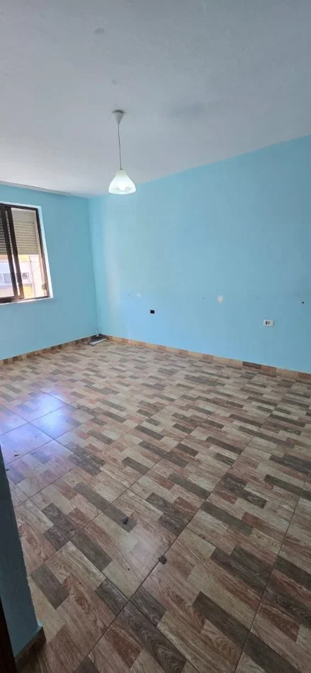 Shitet Apartamenti 1+1 + Depo tek 21 Dhjetori  afer  Hotel Mondial, Kati 4, 59 m² 125.000 €URO