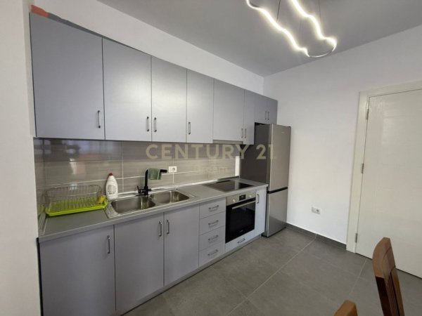 Tirane, jepet me qera apartament 1+1 Kati 4, 65 m² 500 € (kompleksin ASL2 prane ish Venue Club)