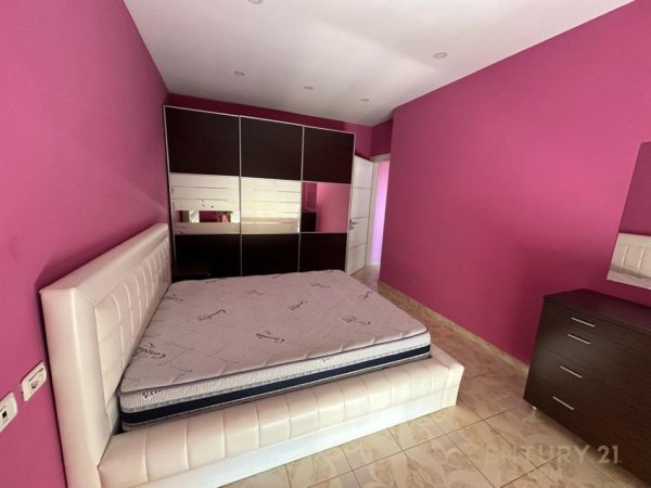 Tirane, jepet me qera apartament 2+1 Kati 4, 93 m² 700 € (Rruga Hoxha Tahsim)