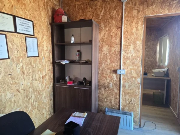 Tirane, shes zyre Kati 1, 15 m² (rruga nacionale vore fushkruje km1)