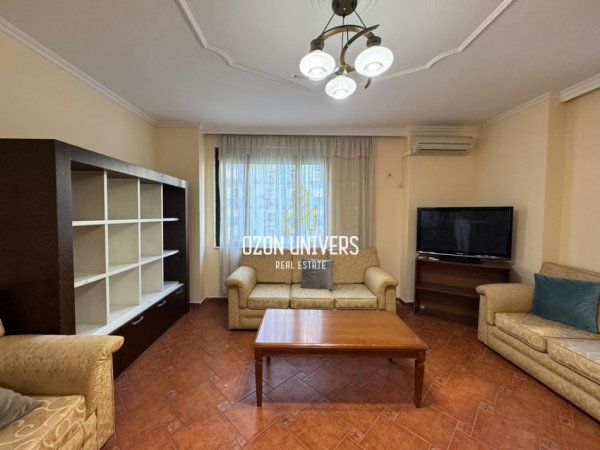 Tirane, jepet me qera apartament 2+1+Ballkon Kati 4, 111 m² 600 € (Ish Ekspozita)