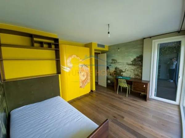 Tirane, jepet me qera Vile 3+1 Kati 0, 505 m² 2.600 € (REZIDENCA LONG HILL)