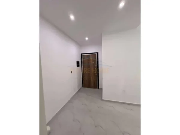 Tirane, shitet apartament 3+1+Ballkon Kati 8, 145 m² 255.000 € (American 3)
