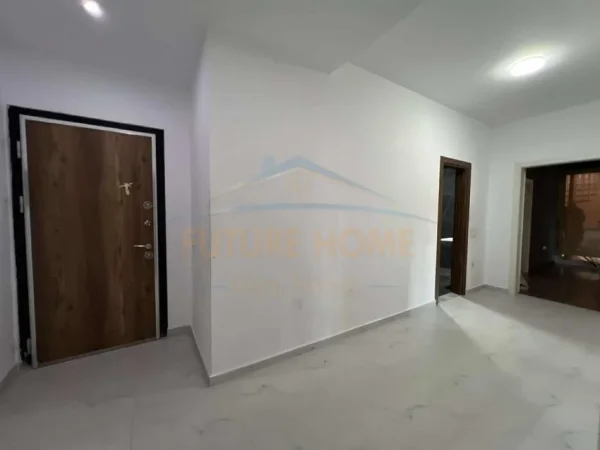 Tirane, shitet apartament 3+1+Ballkon Kati 8, 145 m² 255.000 € (American 3)