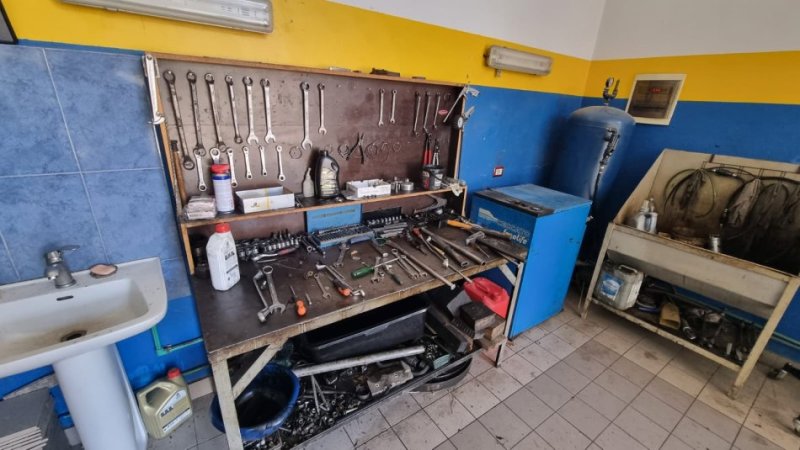 Jepet me Qera dhe Shitet Super Ambient Biznesi, Servis Automjetesh ne Komunen e Parisit,  Kati 0, 74 m² 1.200 €URO