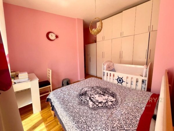 Tirane, shitet apartament 2+1+Ballkon Kati 5, 84 m² 140.000 € 