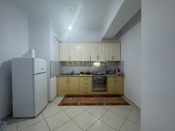 Tirane, jap me qera apartament 2+1 Kati 5, 114 m² 520 € (Astir)
