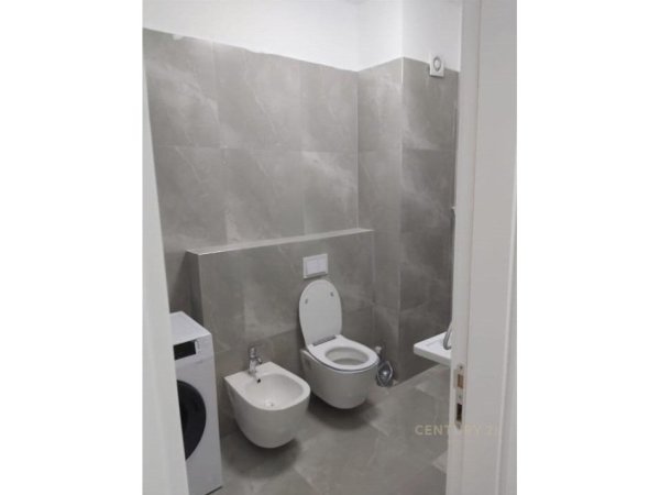 Tirane, jepet me qera apartament 1+1 Kati 4, 60 m² 450 € (Kompleksi ASL, pranë Shkollës së Bashkuar)