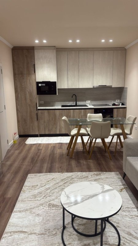 Tirane, jepet me qera apartament 1+1 Kati 3, 70 m² 1.000 € (Liqeni Thate)