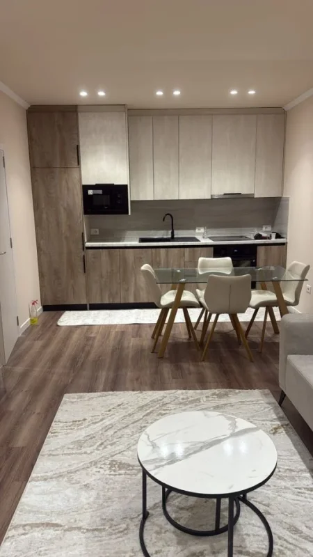 Tirane, jepet me qera apartament 1+1 Kati 3, 70 m² 1.000 € (Liqeni Thate)