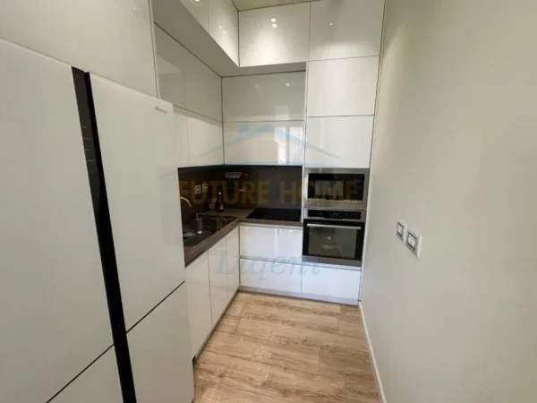 Tirane, jepet me qera apartament 2+1 Kati 1, 48 m² 700 € 