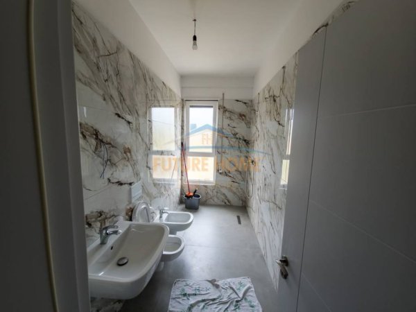 Tirane, jepet me qera apartament 2+1+Ballkon Kati 1, 98 m² 400 € (PASKUQAN)