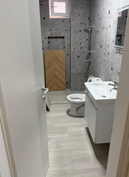 Tirane, jepet me qera apartament duplex 1+1 Kati 2, 60 m² 400 € (selite)