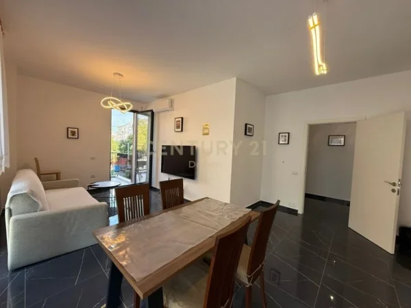 Tirane, jepet me qera apartament 2+1 Kati 1, 95 m² 600 € (ASL2 prane ish Venue Club)