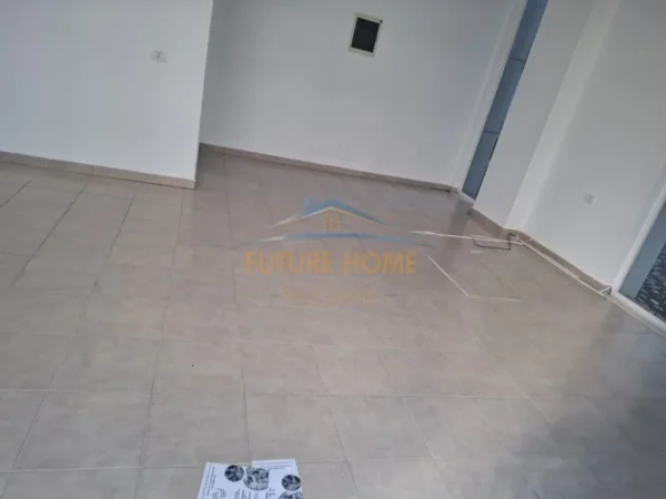 Tirane, jepet me qera ambjent biznesi Kati 0, 32 m² 240 € (RRUGA SIRI KODRA)