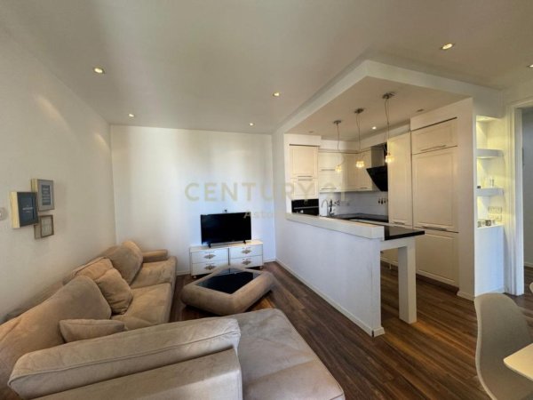 Tirane, jepet me qera apartament 2+1 Kati 5, 100 m² 550 € (RRETHI I ASTIRIT)