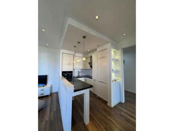 Tirane, jepet me qera apartament 2+1 Kati 5, 100 m² 550 € (RRETHI I ASTIRIT)