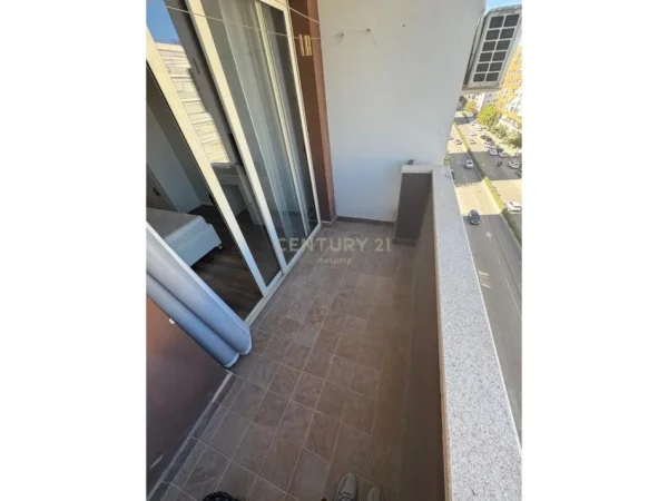 Tirane, jepet me qera apartament 2+1 Kati 5, 100 m² 550 € (RRETHI I ASTIRIT)